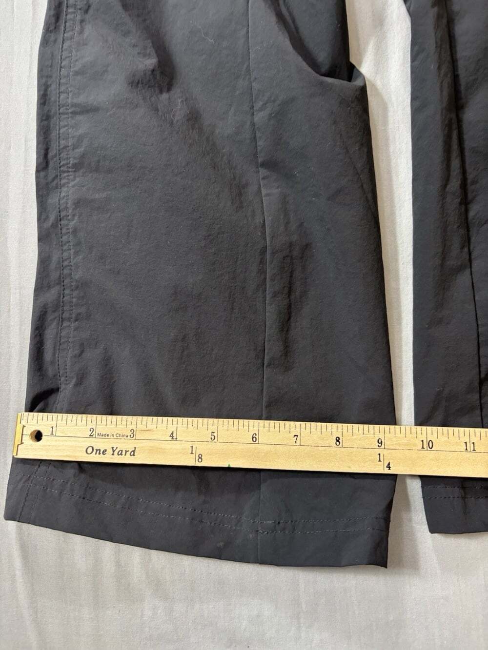 Urban Outfitters BDG Black Elastic Waist Windbreaker Joggers Sweatpants Size 10 - Picture 3 of 7